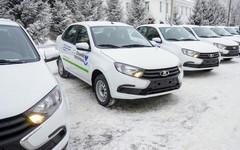 Медучреждения Кировской области получили 25 новых автомобилей