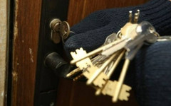 В Кирове мужчина отобрал у своего знакомого ключ от квартиры и «обчистил» её