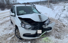 
								В Кирове «Лада» съехала с дороги и врезалась в опору ЛЭП
							