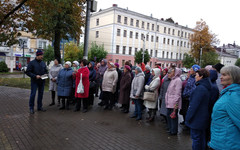 Кировские депутаты организовали для ветеранов экскурсию по городу
