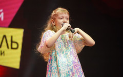 Юная кировчанка победила в международном вокальном конкурсе