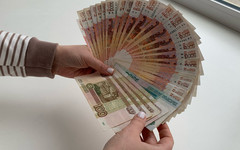 Студенткам Кировской области с 1 сентября повысят декретные выплаты до 90 тысяч рублей