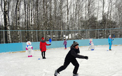 В посёлке Пинюг Подосиновского района появилась новая хоккейная площадка