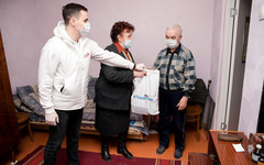 Кировским ветеранам передали более 10 тысяч масок