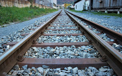 17-летняя девушка опоздала на электричку и пошла в Киров пешком по железной дороге