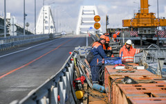 Дорожники раньше срока восстановили движение автомобилей по Крымскому мосту