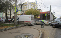 Вчера в Кирове под колёсами автомобиля оказался ещё один пешеход