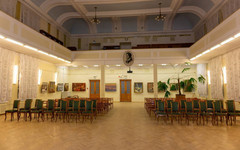 В библиотеке имени Герцена после реставрации открыли большой читальный зал