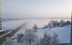 Густой туман окутал город. Кировчане делятся фотографиями в социальных сетях