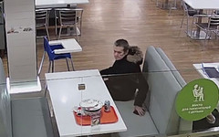 В Кирове задержали мужчину, присвоившего себе чужой телефон