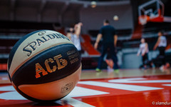 Главные баскетбольные команды ВятГГУ ударно провели время в преддверии Дня защитника Отечества