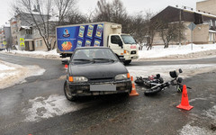 В Нововятске ВАЗ-2115 сбил водителя электровелосипеда