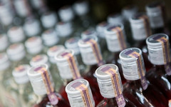 Депутат Госдумы предложил уничтожать нелегальный алкоголь