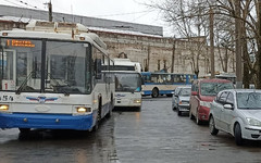 В Кирове из-за одной машины нарушился график работы восьми троллейбусов