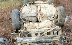 В Подосиновце водитель скрылся с места ДТП после опрокидывания автомобиля