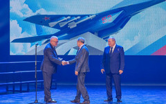 Губернатор поздравил кировский завод «Лепсе»