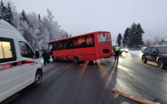 В Кирове в аварии погиб водитель Lada Granta