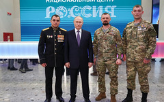 Вятские матрёшки и дымка покорили Владивосток при личном визите Путина