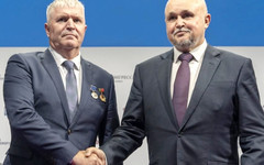 Ветеран из Уржума награжден за участие в СВО на Российской энергетической неделе