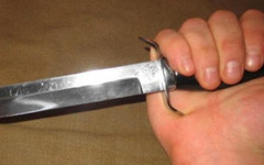 В Малмыже посетитель бара из ревности ударил мужчину ножом