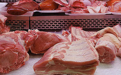 Роспотребнадзор обнаружил 46 партий опасного мяса у кировских производителей