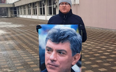 В Кирове прошёл одиночный пикет памяти Немцова