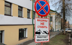 В Кирове автовладельцев штрафуют за парковку на газонах