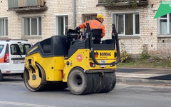 До конца октября в Кирове заасфальтируют тротуары на Кольцова и Упита