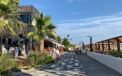 Экс-сотрудница сочинского отеля купила золото на 220 тысяч со служебной карты