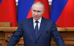Приказ о награждении отца Владимира Путина подписал уроженец Кировской области