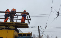 В районе Лепсе аварийная бригада восстановила троллейбусную сеть