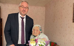 В Кирове с юбилеем поздравили ветерана