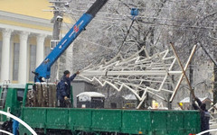 В Кирове начались работы по украшению Театральной площади