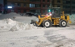 За ночь с кировских улиц вывезли 10 тысяч кубов снега