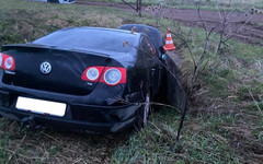 Автомобилист в Костино съехал в кювет и врезался в тоннель