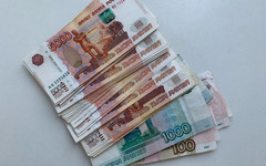 Жителей Кировской области оштрафовали за оскорбления в мессенджере и столовой