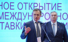Мединский сделал заявление у генконсульства в Стамбуле