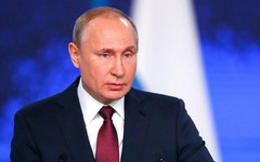 Путин предложил продлить срок службы высших офицеров