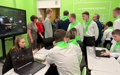 В сельской школе под Кировом открыли современный агрокласс с симуляторами техники
