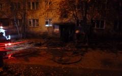 Сегодня ночью в Кирове горел подъезд многоквартирного дома (ФОТО)