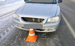 На трассе под Кировом столкнулись две машины, пострадали три человека