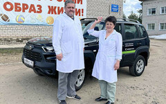 Для врача общей практики в посёлке Загарье приобрели новый автомобиль
