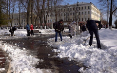 В Кирове стартовали городские субботники