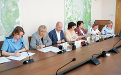 Кировские дети-сироты получили 39 новых квартир