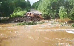 В Котельничском районе речка размыла дорогу, один населённый пункт отрезан от большой земли
