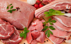 Котельничский колхоз «Искра» изготовил полуфабрикаты и колбасу из мяса неизвестного происхождения