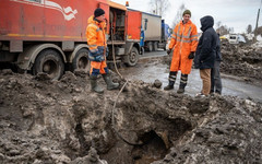 «Воды по брюхо». Губернатор поручил ликвидировать подтопления на дорогах Кировской области