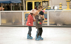 Юные кировчане смогут бесплатно научиться кататься на коньках