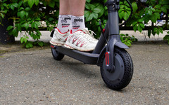 В Госдуме предложили запретить быстрые электросамокаты на тротуарах