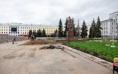 Благоустройство Театральной площади притормозило